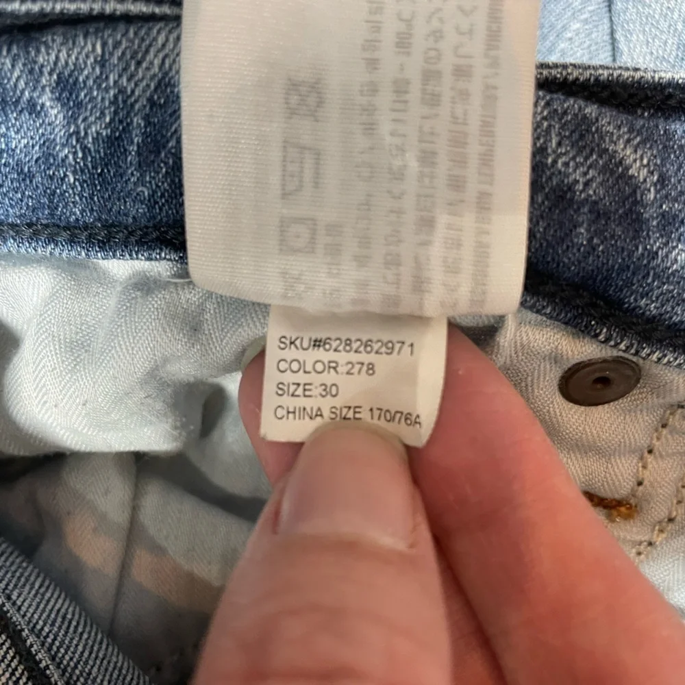 Abercrombie & Finch Simone Highrise Cropped Flare With Raw Hem Blue Cotton Jean - Picture 12 of 13